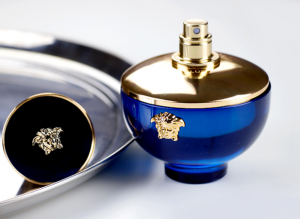 Versace Dylan Blue Pour Femme thanh lịch đầy cảm hứng từ thần thoại Hy Lạp 